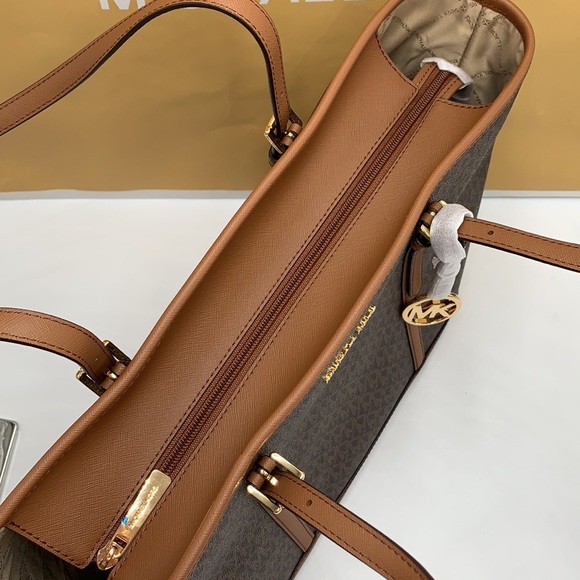 MICHAEL KORS 
Jet Set Travel Large Logo Tote Bag BROWN/BLACK SIGNATURE C… - Picture 9 of 15